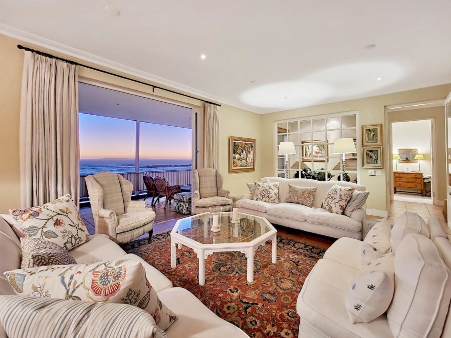 6 Bedroom Property for Sale in Bloubergstrand Western Cape